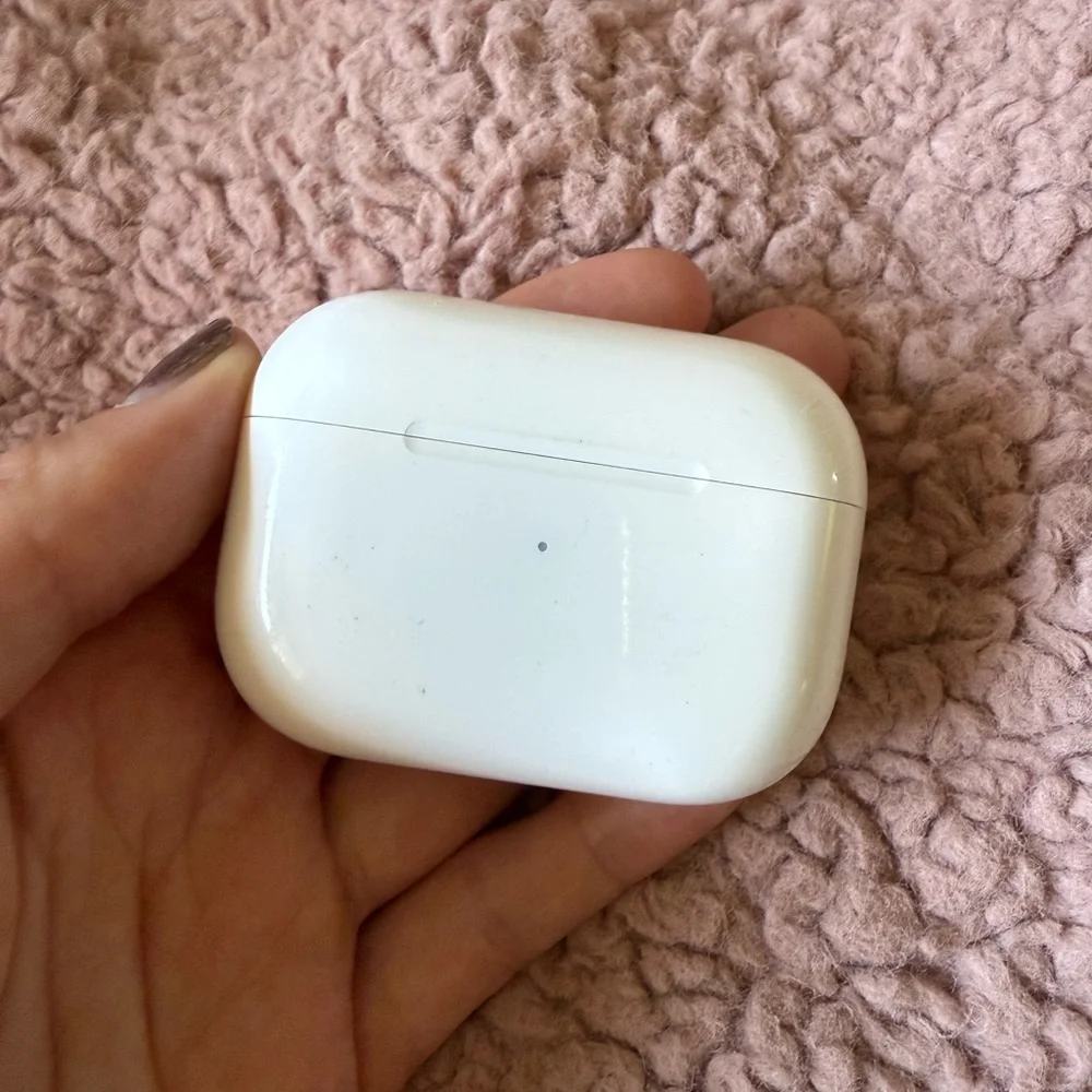 Wireless Earbuds with Charging Case - White
